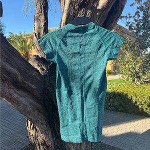 LULULEMON SWIFTLY Tech short sleeve shirt